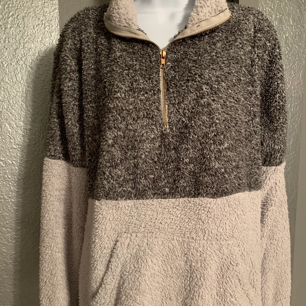 Two tone gray sherpa pullover